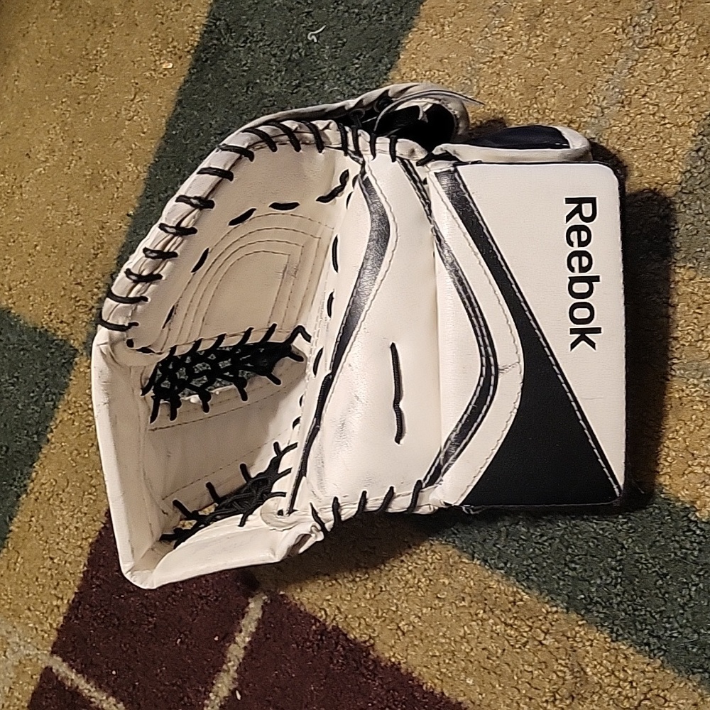 Youth ice hockey goalie catcher